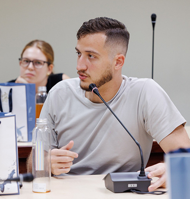 Prospective Students圖片